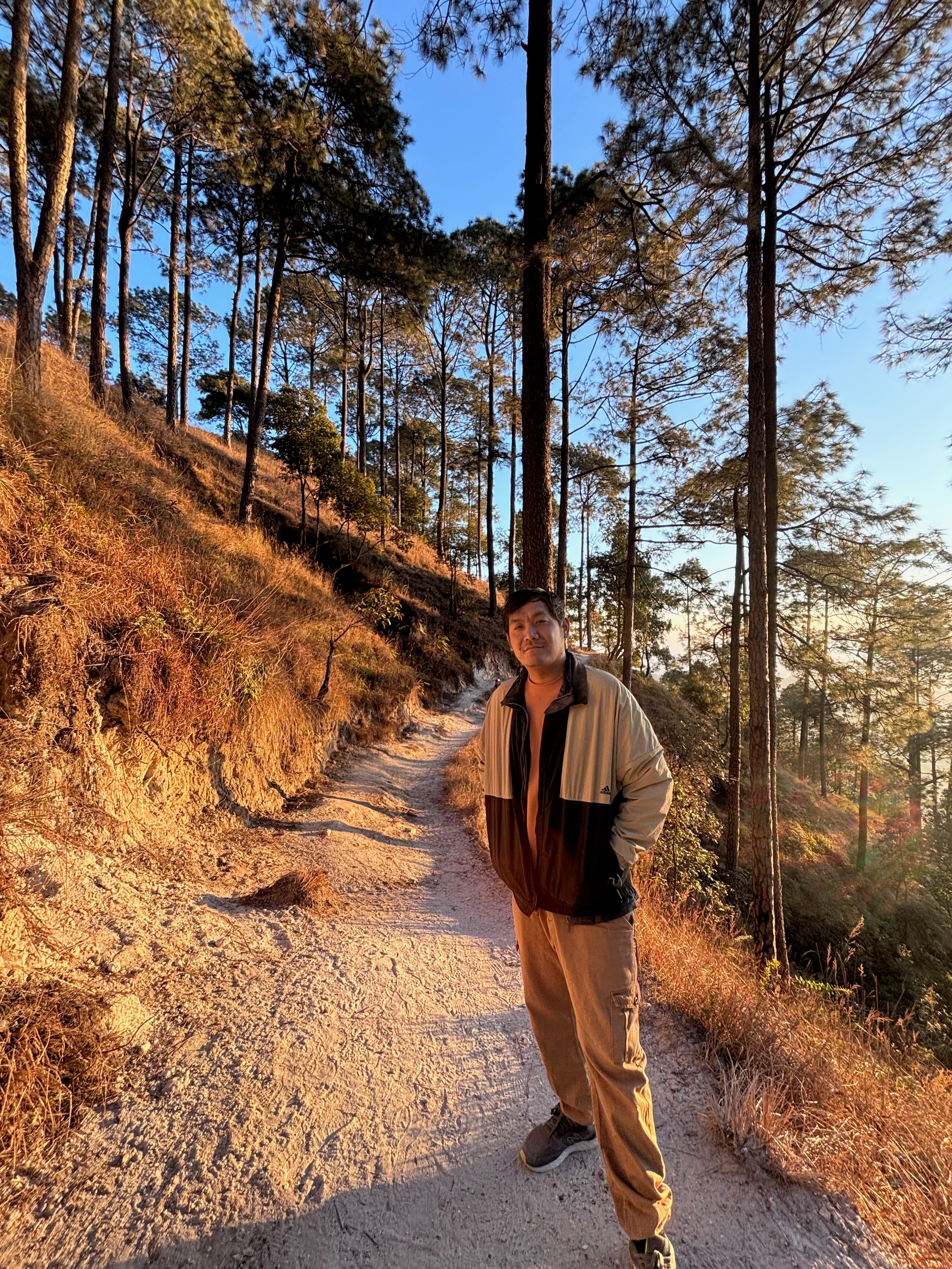Hiking_to_Tarebhir.jpeg
